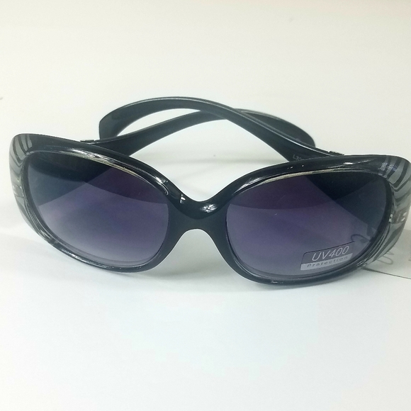 Fenli Accessories - NWOT, Fenli, Black Tiger Sunglasses, black handles